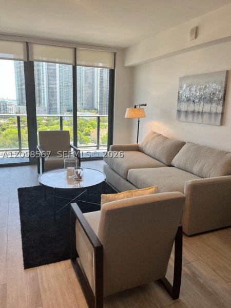 Alquiler de apartamento en Hyde Midtown 1206A