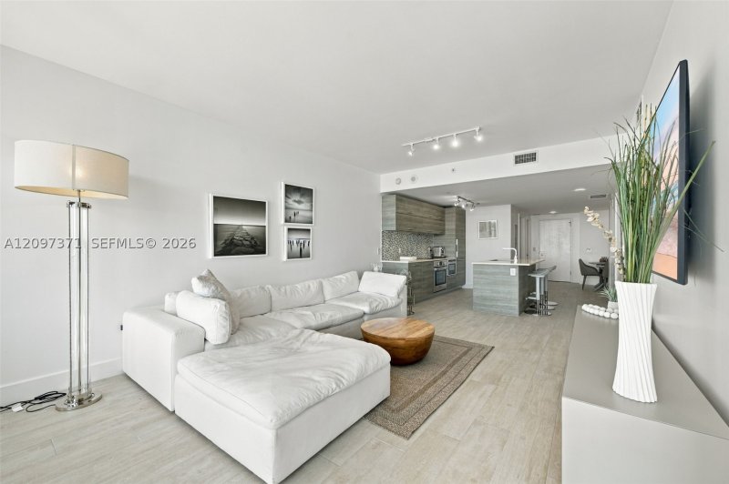 Condo for sale at Paraiso Bay Miami 2406