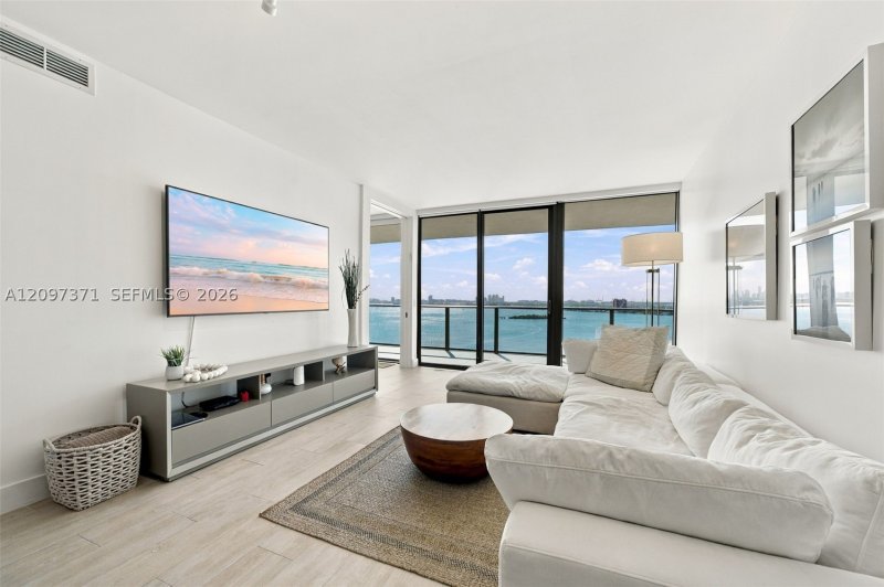 Condo for sale at Paraiso Bay Miami 2406