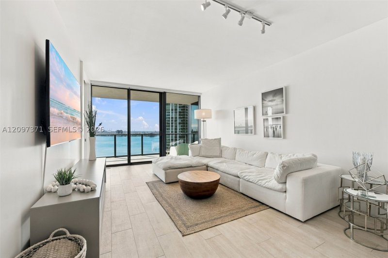Condo for sale at Paraiso Bay Miami 2406