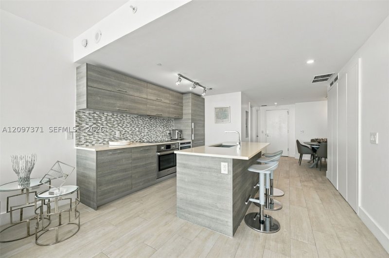 Condo for sale at Paraiso Bay Miami 2406