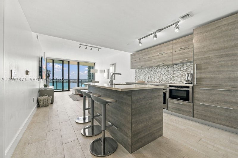 Condo for sale at Paraiso Bay Miami 2406