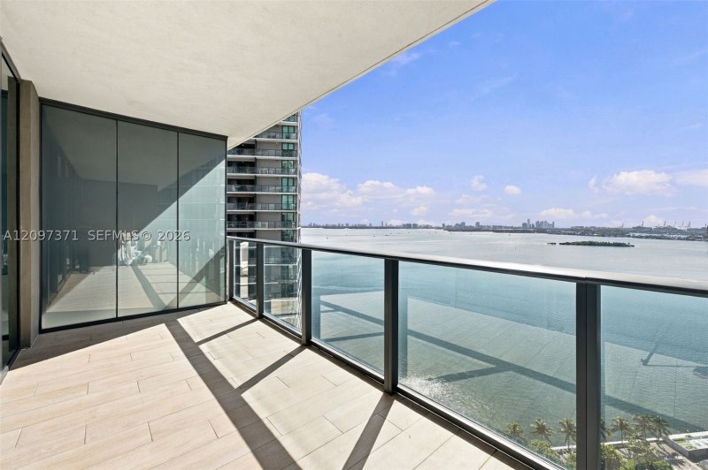 Condo for sale at Paraiso Bay Miami 2406