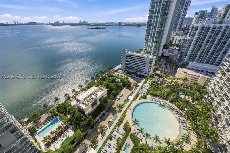 Condo for sale at Paraiso Bay Miami 2406