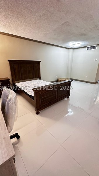 Apartment for rent at Four Ambassadors 1506