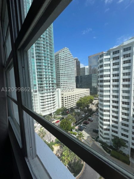 Apartment for rent at Four Ambassadors 1506