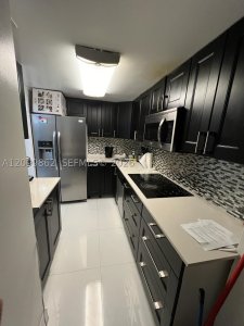 Aluguel de apartamento no Four Ambassadors 1506