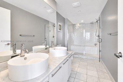 Comprar apartamento en Marina Blue 411