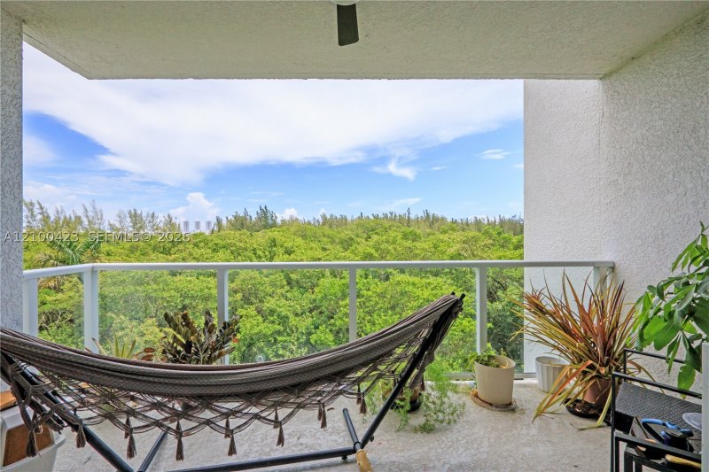 Condo for sale at One Fifty One at Biscayne 402