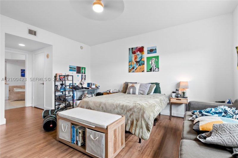 Condo for sale at One Fifty One at Biscayne 402