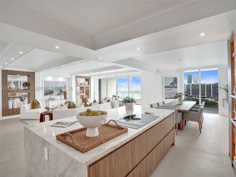 Comprar apartamento no Peninsula I 1502