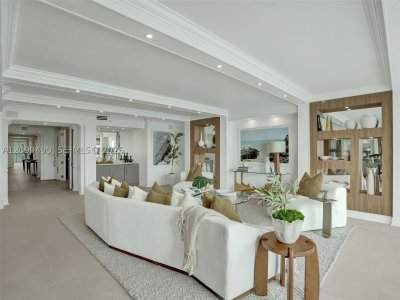 Comprar apartamento no Peninsula I 1502