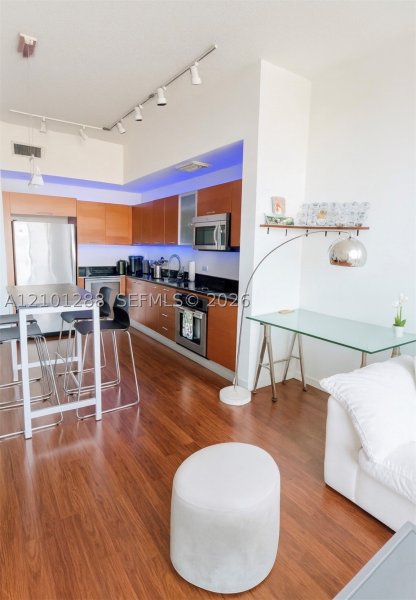 Condo for sale at Midtown Miami 2 H1603