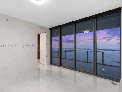 Comprar apartamento en Aria Reserve Miami 4906