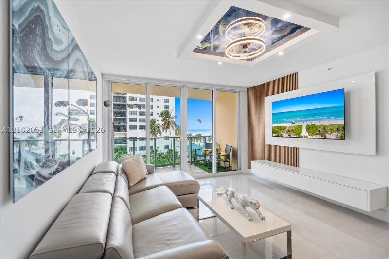 Comprar apartamento no The Wave Condo 408