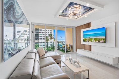Comprar apartamento no The Wave Condo 408