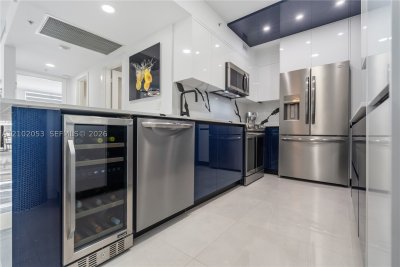 Comprar apartamento no The Wave Condo 408