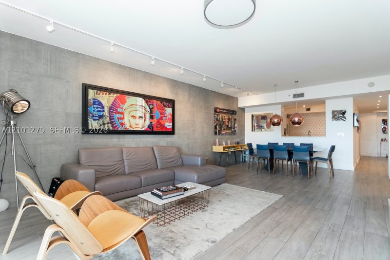 Condo for sale at Aventura Marina II 516