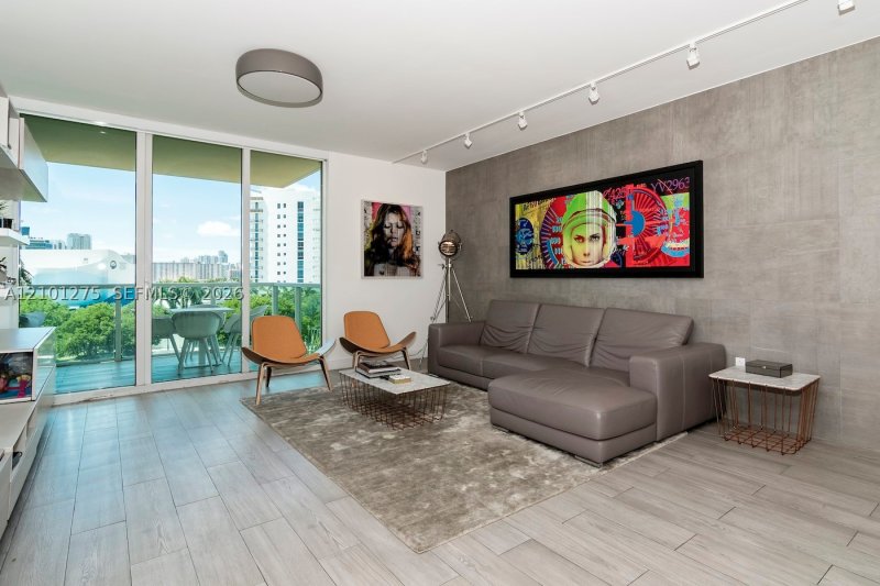 Condo for sale at Aventura Marina II 516