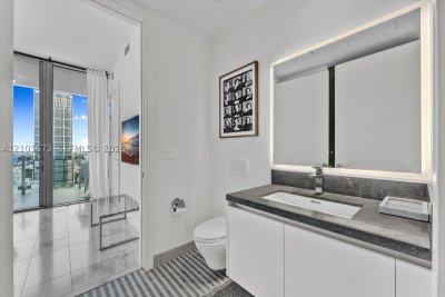 Aluguel de apartamento no Missoni Baia 2106