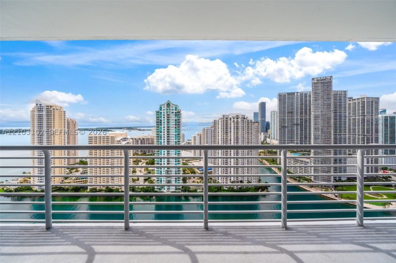Alquiler de apartamento en One Miami East Tower 3819