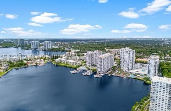 Apartment for rent at Del Prado Aventura 702