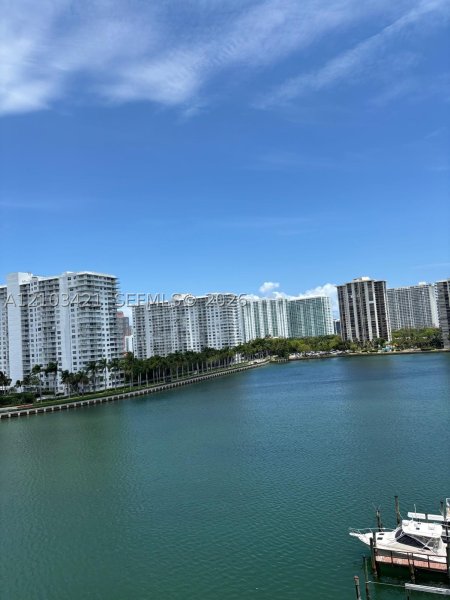 Apartment for rent at Del Prado Aventura 702