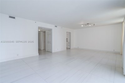 Aluguel de apartamento no The Palace C1008