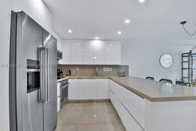 Comprar apartamento no Roney Palace 303