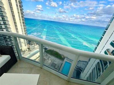 Aluguel de apartamento no Trump Tower Two 1804