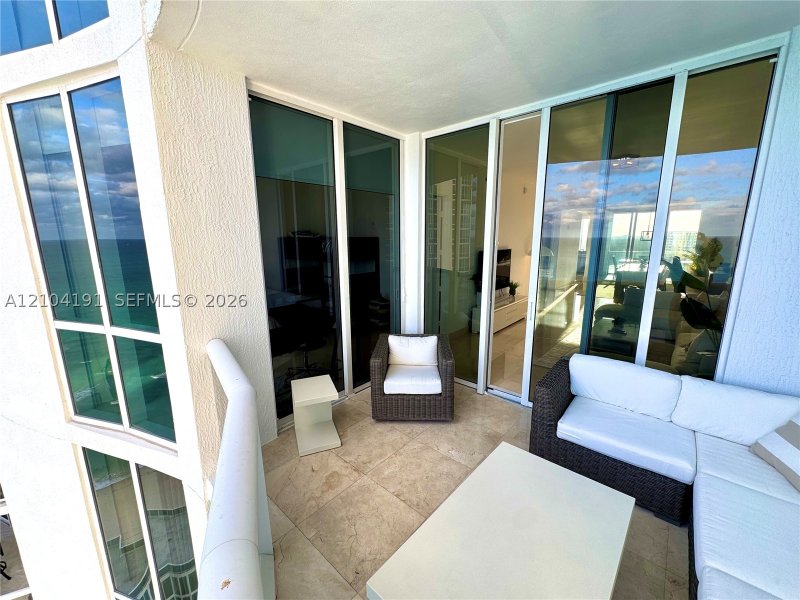 Apartment for rent at Trump Tower Two 1804