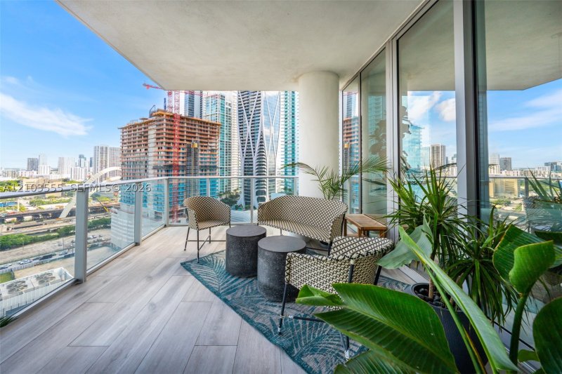 Comprar apartamento no Paramount Miami WorldCenter 1901