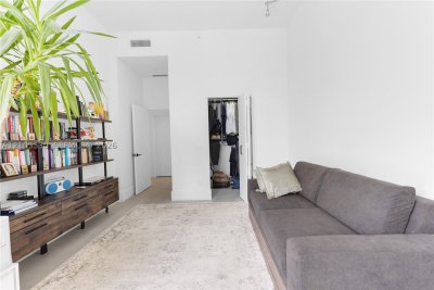 Comprar apartamento no North Tower at The Point 304