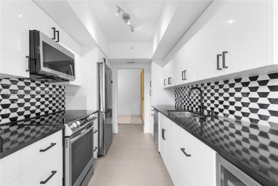 Comprar apartamento no North Tower at The Point 304