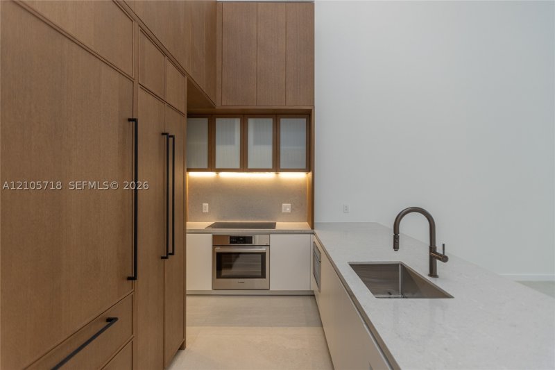 Condo for sale at 2200 Brickell GV16