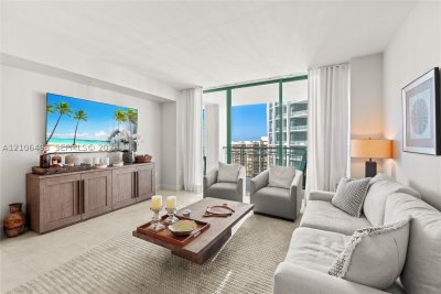 Comprar apartamento no Ritz Carlton Coconut Grove 1804