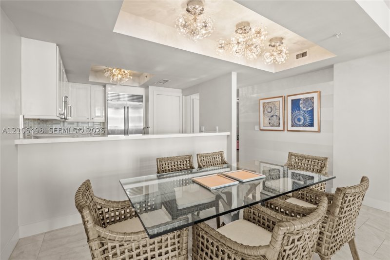 Comprar apartamento no Ritz Carlton Coconut Grove 1804