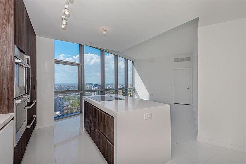 Aluguel de apartamento no Paramount Miami WorldCenter 2402