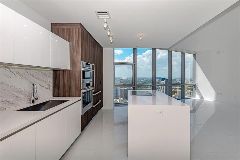 Aluguel de apartamento no Paramount Miami WorldCenter 2402