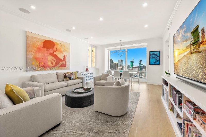 Comprar apartamento no Four Seasons Millenium Tower I 51D