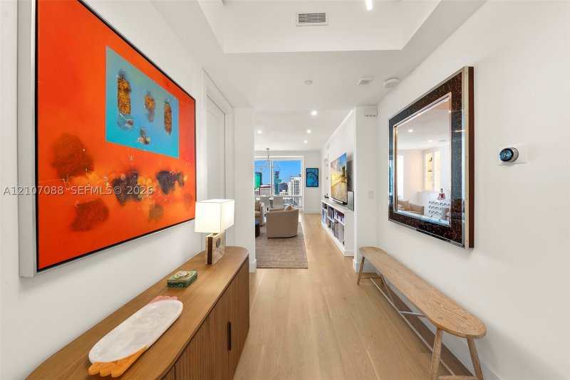 Comprar apartamento no Four Seasons Millenium Tower I 51D