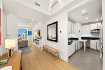 Comprar apartamento no Four Seasons Millenium Tower I 51D