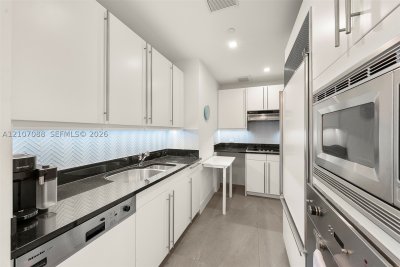 Comprar apartamento no Four Seasons Millenium Tower I 51D