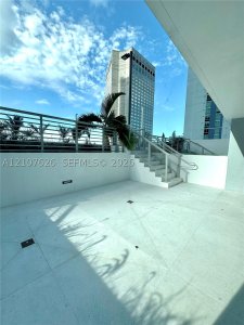 Comprar apartamento no One Miami East Tower 1116