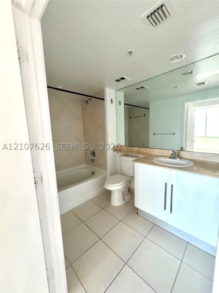 Comprar apartamento no One Miami East Tower 1116