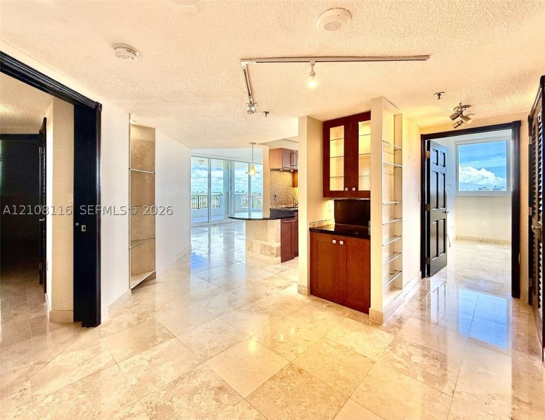 Apartment for rent at Florida Tower 1403