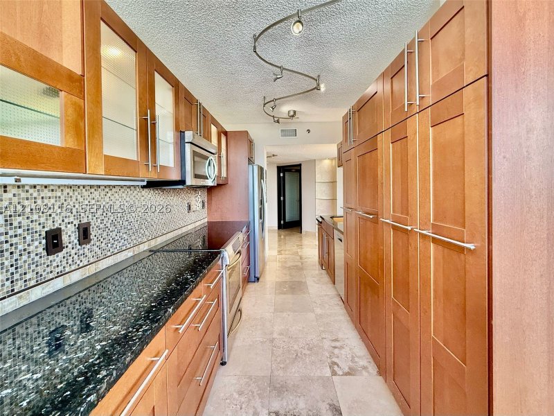 Apartment for rent at Florida Tower 1403