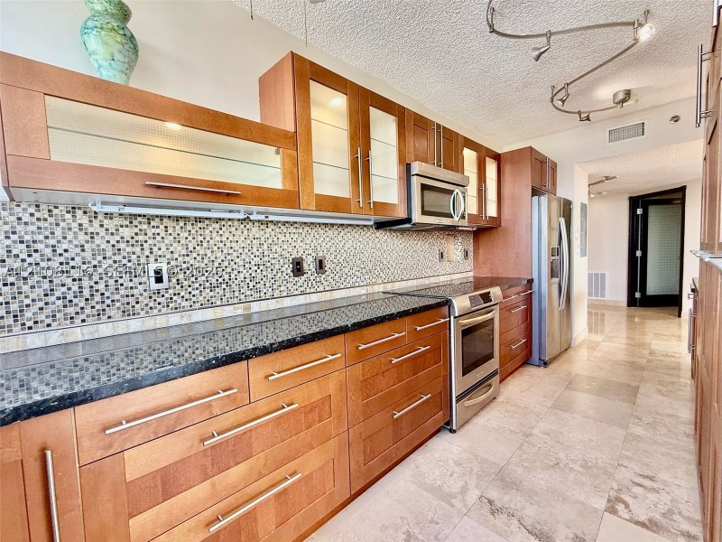 Apartment for rent at Florida Tower 1403