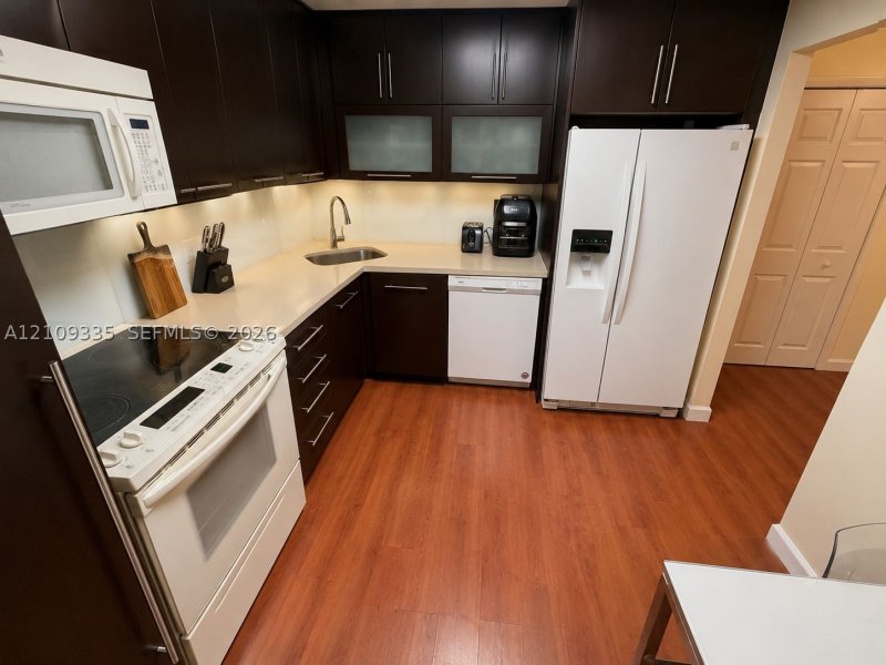 Condo for sale at Brickell Bay Club 2614