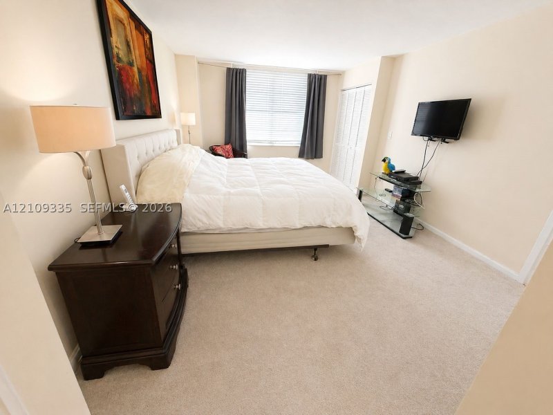 Condo for sale at Brickell Bay Club 2614